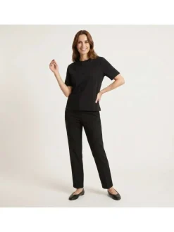 T-shirt en coton noir uni pourvu de manches courtes et d'un col rond