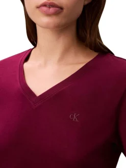 T-shirt en coton prune uni avec une coupe droite et un col V
