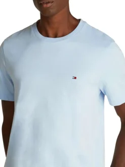 T-shirt en coton régénératif ciel uni avec une coupe droite et un col rond