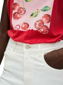 T-shirt en coton rouge chiné et imprimé à l'avant avec des strass et un col rond