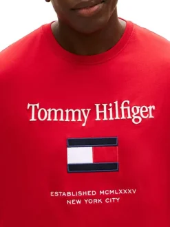 T-shirt en coton rouge uni avec une coupe droite et un grand logo
