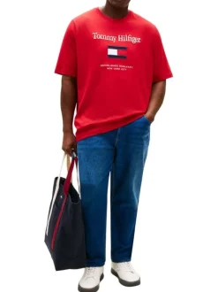 T-shirt en coton rouge uni avec une coupe droite et un grand logo