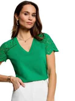 T-shirt en coton vert uni pourvu d'une coupe droite et d'un col en V