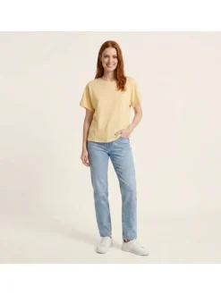 T-shirt en lin jaune uni pourvu d'une coupe droite et d'un col rond