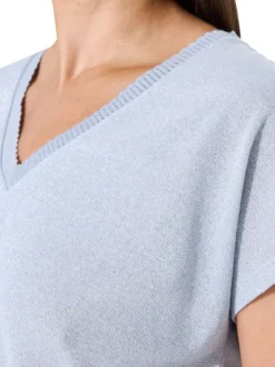 T-shirt gris bleu uni avec une coupe droite et des manches courtes