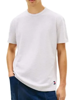 T-shirt gris uni avec une coupe droite et des manches courtes