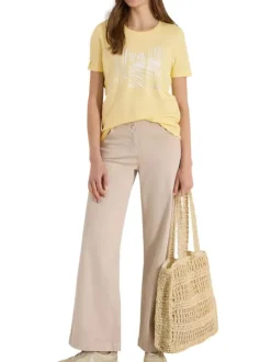 T-shirt jaune uni avec une coupe droite et des manches courtes