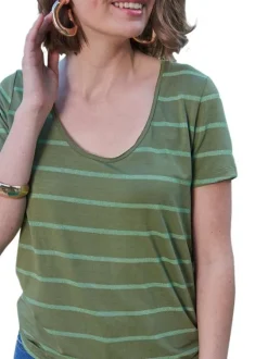 T-shirt kaki rayé à coupe droite avec un col rond et des manches courtes