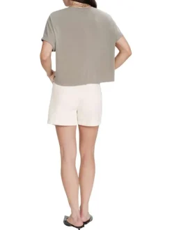 T-shirt kaki uni avec une coupe droite et des manches courtes