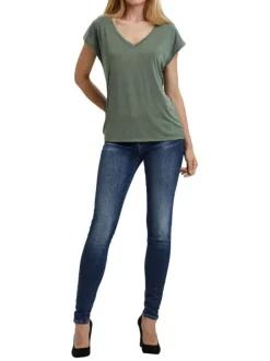 T-shirt kaki uni avec une coupe régular col v à manches courtes et coutures ton sur ton
