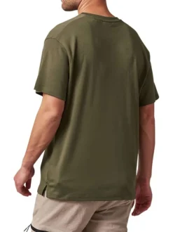 T-shirt kaki uni coupe oversize à col rond et avec une petite poche