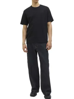 T-shirt à manches courtes noir uni avec une coupe droite et un col rond