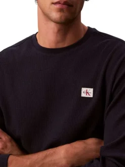 T-shirt marine maille effet gaufrée coupe ajustée et des manches longues