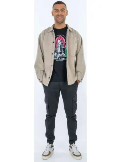 T-shirt noir en coton avec une coupe droite et un col rond