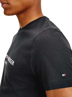 T-shirt noir en coton biologique col rond et manches courtes avec logo brodé sur la poitrine