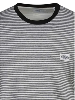 T-shirt noir et écru à coupe droite pourvu d'un col rond et de manches courtes