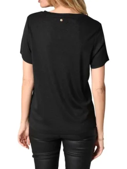 T-shirt noir orné de fils lurex avec un col v et des manches courtes