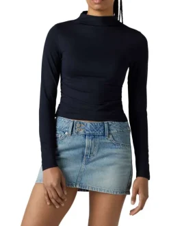 T-shirt noir uni avec un col montant et des manches longues