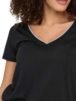 T-shirt noir uni avec une coupe droite et des manches courtes