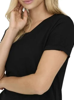 T-shirt noir uni avec une coupe droite et des manches courtes