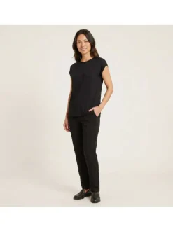 T-shirt noir uni avec une coupe droite et des manches courtes