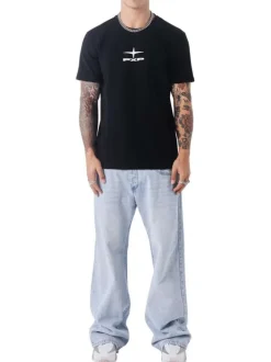 T-shirt noir uni avec une coupe droite et des manches courtes