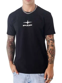 T-shirt noir uni avec une coupe droite et des manches courtes