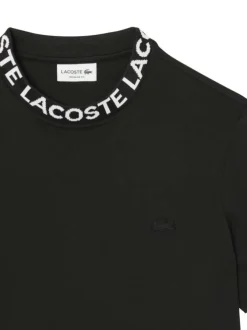 T-shirt noir uni avec une coupe droite un col rond et des manches courtes