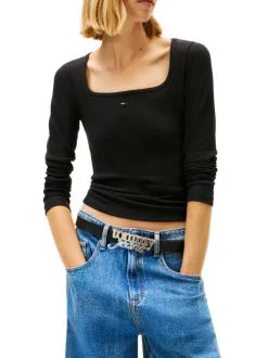 T-shirt noir uni avec une coupe moulante et des manches longues