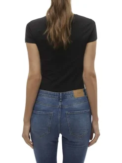 T-shirt noir uni avec une coupe près du corps et un col rond
