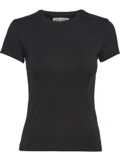 T-shirt noir uni avec une coupe près du corps et un col rond