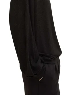 T-shirt noir uni coupe droite avec un col rond et des manches longues