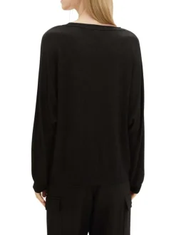 T-shirt noir uni coupe droite avec un col rond et des manches longues