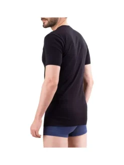 T-shirt noir uni en coton avec un col rond et coupe près du corps
