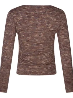 T-shirt rose avec un imprimé multicolore chiné et un col carré