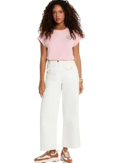 T-shirt rose uni avec une coupe droite et des manches courtes