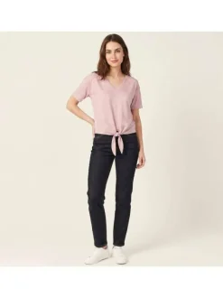 T-shirt rose uni pourvu d'une coupe droite et de manches courtes
