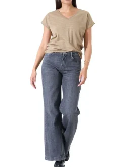 T-shirt taupe uni avec une coupe droite et des manches courtes