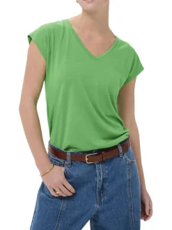 T-shirt vert uni pourvu d'une coupe ajustée et de manches courtes