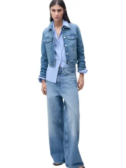 Veste en coton indigo unie avec une coupe droite et un col à revers