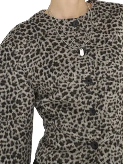 Veste léopard courte en maille douce avec un col rond et des manches amples