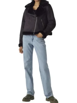 Veste noir uni à coupe droite avec un col à rabats et des manches longues