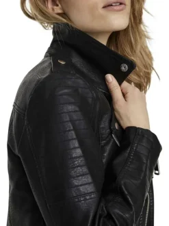 Veste perfecto courte noire unie avec une coupe ajustée et un col à revers